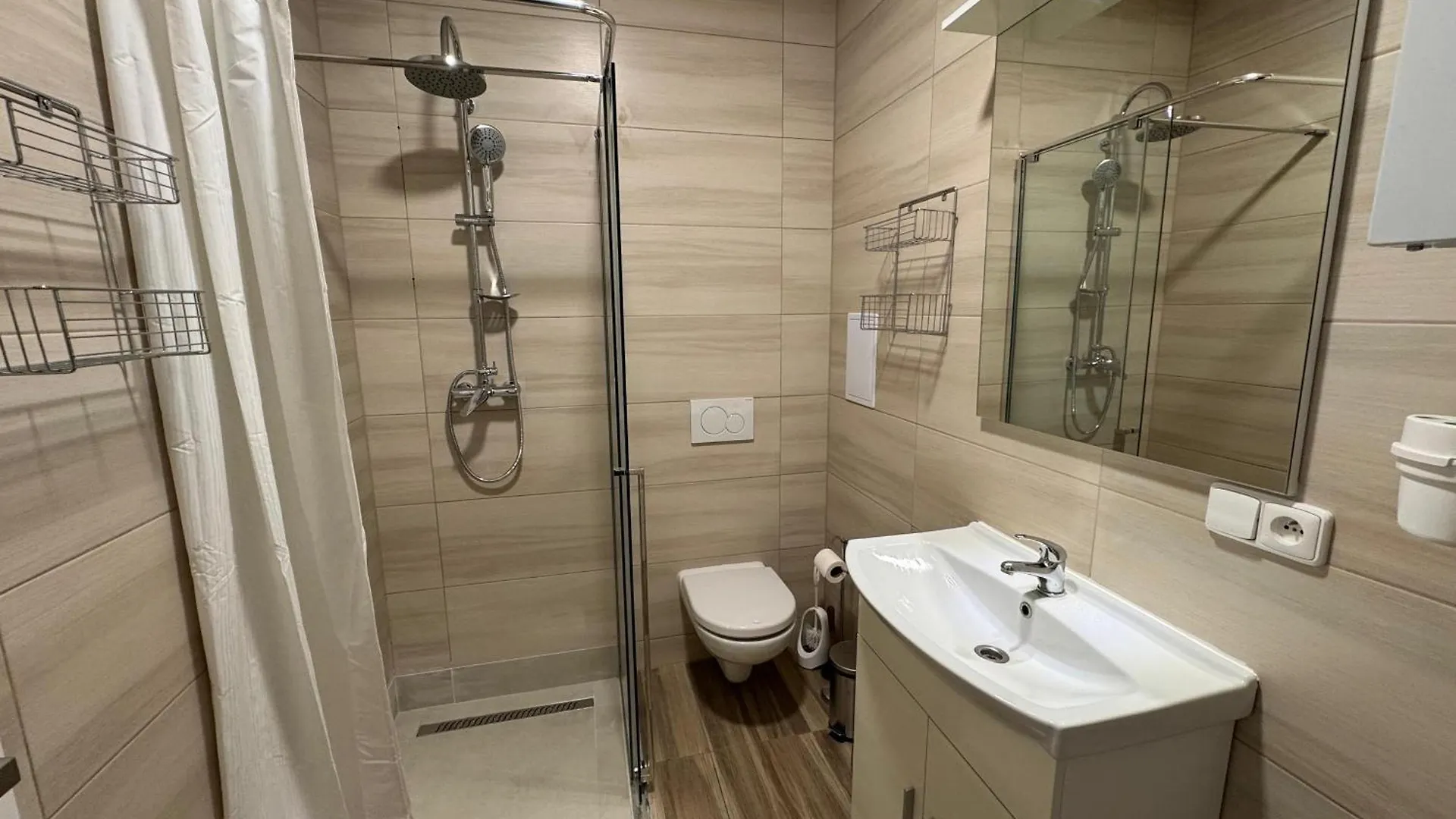 Modern, Comfortable Apartments Near The Metro Prague