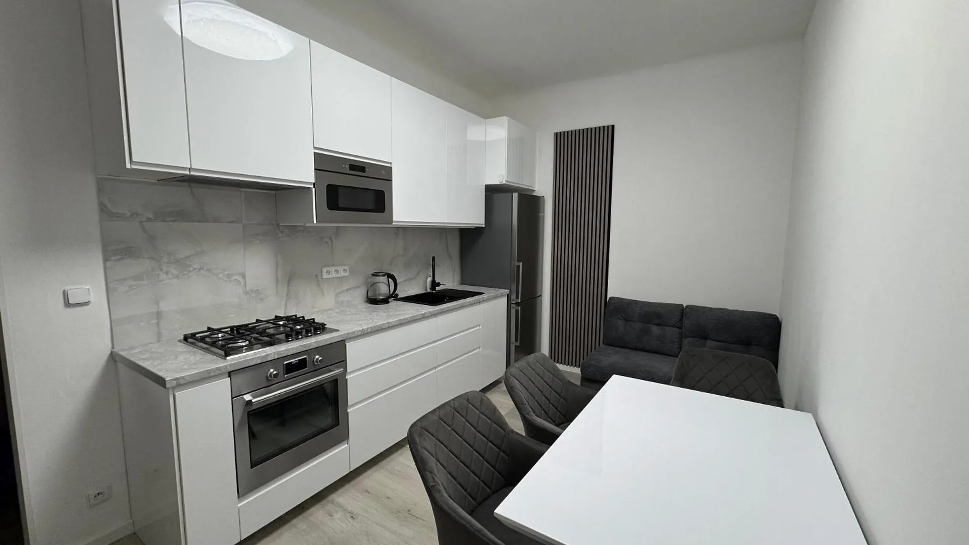 Modern, Comfortable Apartments Near The Metro Prague